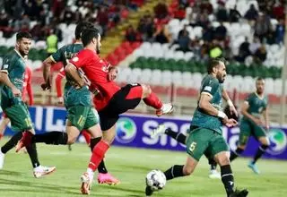 قهرمانی پیش چشم غریبه‌ها؟