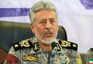 دریادار سیاری: باید با تمام توان اقتدار نیروهای مسلح را حفظ کنیم
