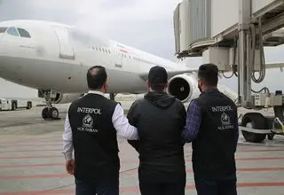 کشف ۶۰ هزار قبضه انواع سلاح سرد و دستگیری دو تروریست
