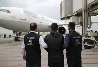 کشف ۶۰ هزار قبضه انواع سلاح سرد و دستگیری دو تروریست