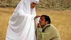 در زادروز گلاب آدینه فیلم  «وقتی همه خواب بودند» روی آنتن می‌رود