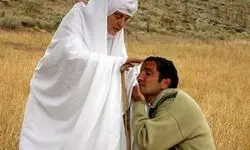 در زادروز گلاب آدینه فیلم  «وقتی همه خواب بودند» روی آنتن می‌رود