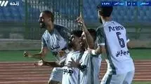 صحنه‌ای که استقلال در بازی با ذوب‌آهن وا داد+ فیلم