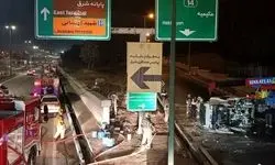 یک دستگاه کامیونت حامل بنزین در بزرگراه یاسینی واژگون شد 