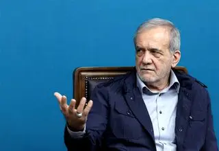 پزشکیان: هدف گرفتن مدرسه و دانشگاه برای جلوگیری از پیشرفت ایران است