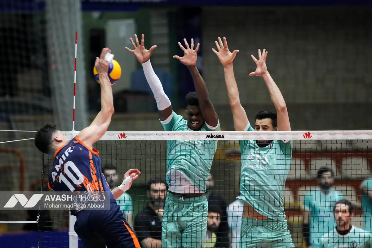 دیدار تیم های والیبال پیکان تهران و سایپا تهران