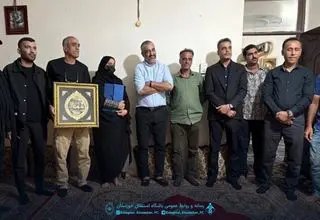 پژمان جمشیدی در جمع خانواده‌های شهدای مدرسه میناب + عکس 