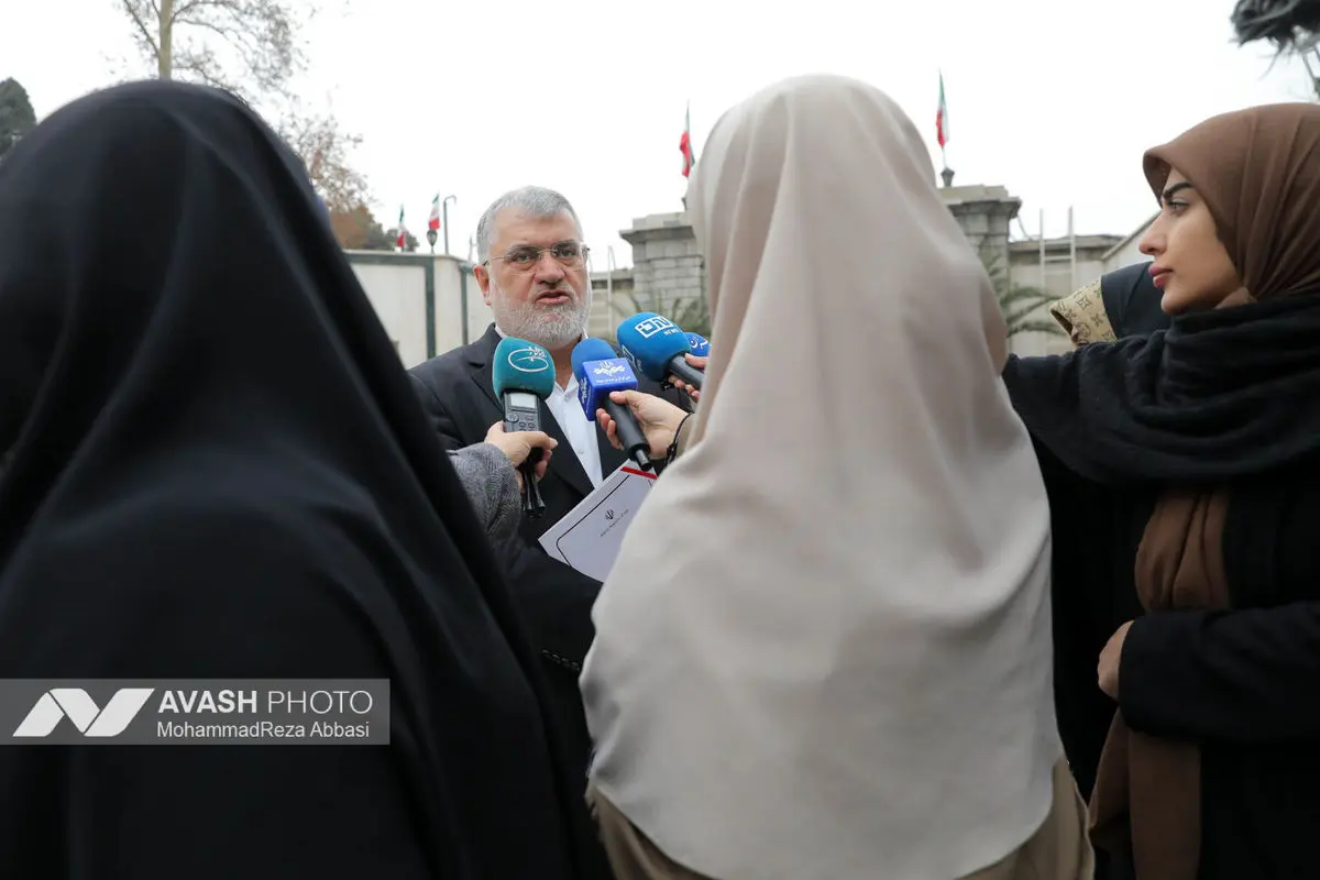 اعضای هیأت دولت در جمع خبرنگاران