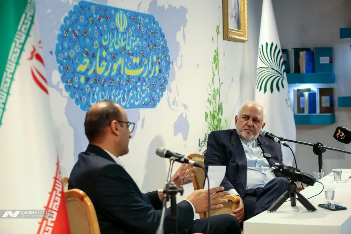 میهمان غرفه انتشارات اطلاعات در سی و ششمین نمایشگاه بین المللی کتاب