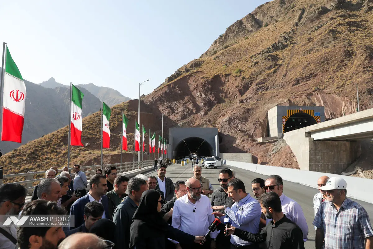 بازدید رئیس بنیاد مستضعفان از باند شرقی فاز 2 آزادراه تهران شمال