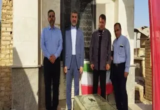 معاون وزیر امور خارجه به رئیسعلی دلواری ادای احترام کرد