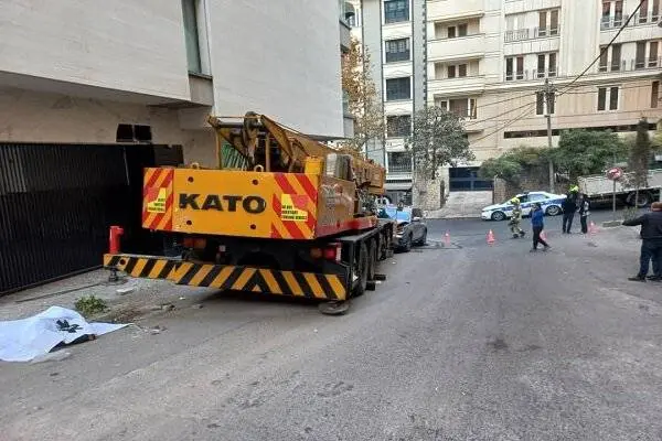 فاجعه جرثقیل در خیابان شریعتی تهران/مرگ اپراتور جرثقیل