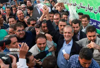 برپایی «میز مذاکره با مردم»