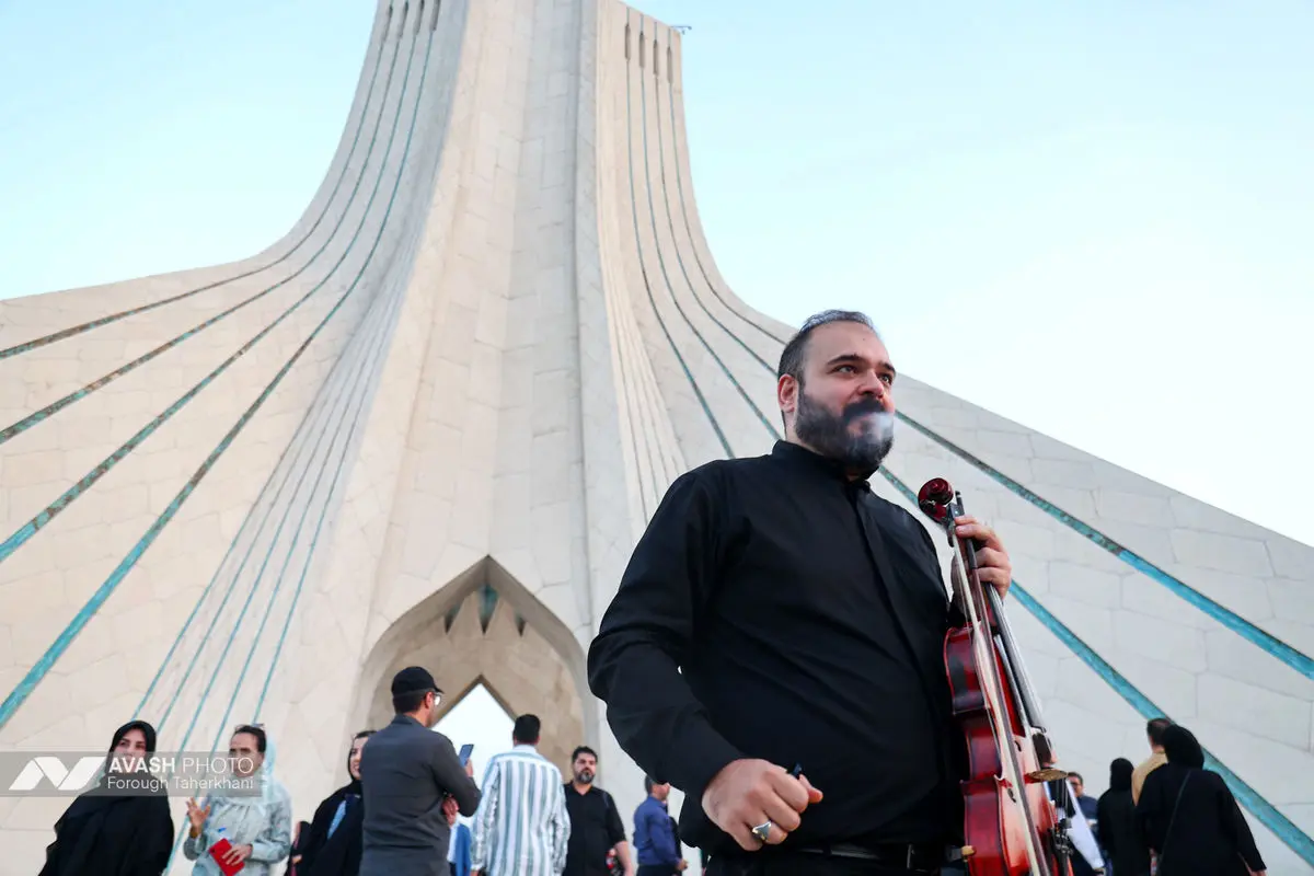 اجرای ارکستر سمفونیک تهران در میدان آزادی