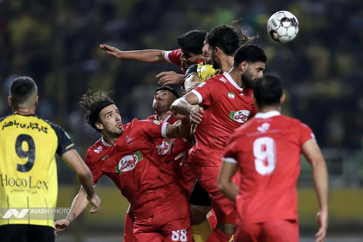 دیدار تیم های فوتبال سپاهان اصفهان و پرسپولیس تهران
