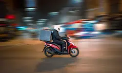 ممنوعیت ورود به بزرگراه‌ها و تونل‌های شهری برای نوجوانان ۱۶ ساله