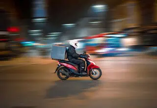 ممنوعیت ورود به بزرگراه‌ها و تونل‌های شهری برای نوجوانان ۱۶ ساله