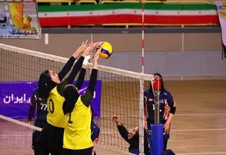 تقابل 5 مدعی برای قهرمانی نیم‌فصل والیبال بانوان