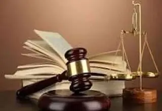 هم‌نشینی اجباری در یک قاب 