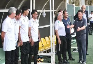 قلعه‌نویی به کل فوتبال ایران دستور می‌دهد/ با این پیرمردها به جام‌جهانی برویم، فاتحه‌مان خوانده است