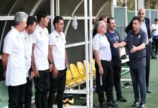 قلعه‌نویی به کل فوتبال ایران دستور می‌دهد/ با این پیرمردها به جام‌جهانی برویم، فاتحه‌مان خوانده است