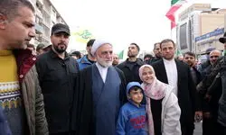 ما مسئولان نباید لحظه‌ای از متن مردم جدا شویم