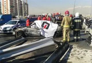 برخورد هولناک مینی‌بوس و 2 خودروی سواری در در بزرگراه آیت الله سعیدی تهران