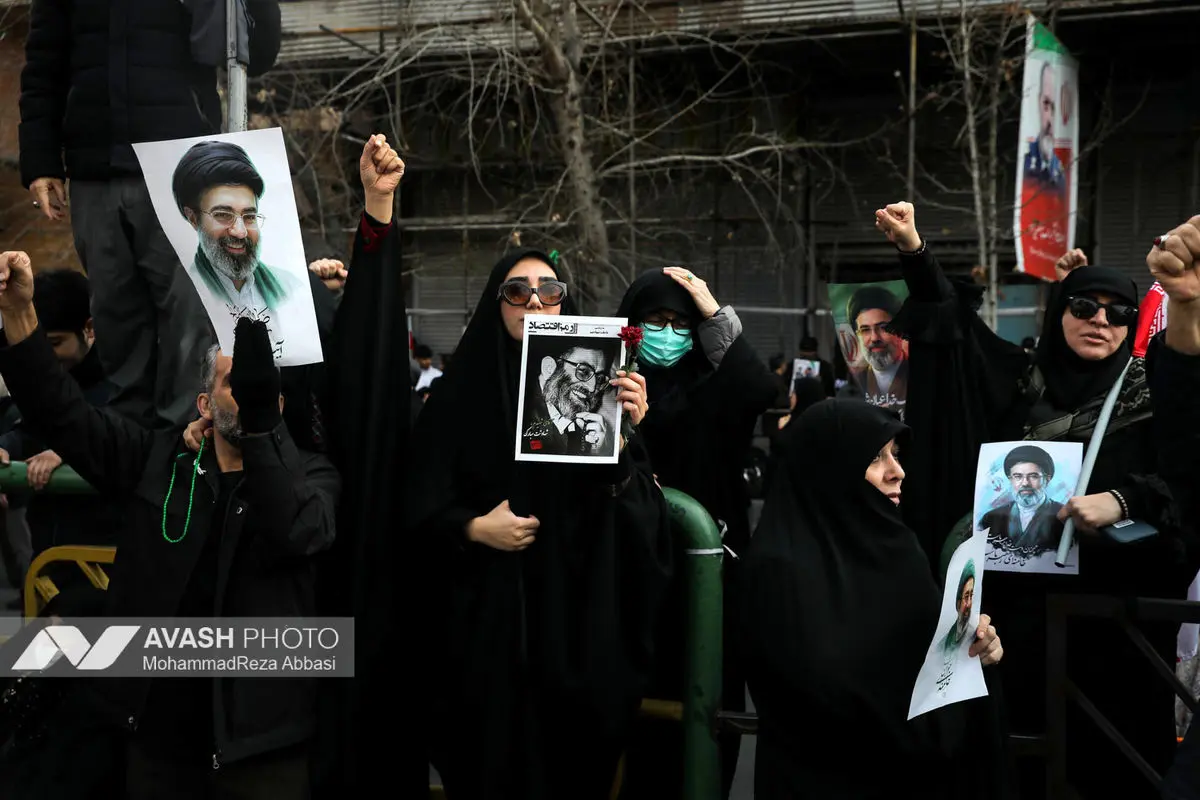 تشییع پیکر ۳۵ شهید جنگ رمضان در تهران -۲