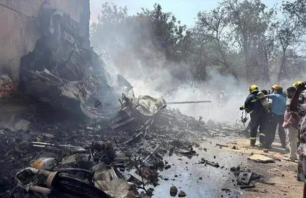 تصاویر دلخراش لحظات سقوط یک هواپیما با 242سرنشین