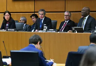    گروسی: آژانس نمی‌تواند صلح‌آمیز بودن برنامه هسته‌ای ایران را تضمین کند
