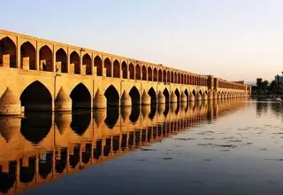 آب زاینده‌رود به اصفهان می‌رسد+فیلم