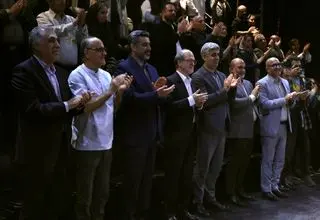 مشاور عالی وزیر و سرپرست معاونت امور هنری به تماشای نمایش «کازابلانکا» نشست