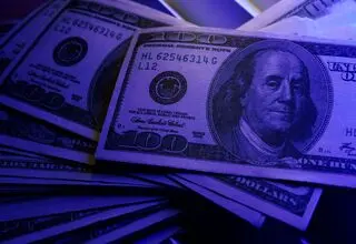 کاهش قیمت دلار «واقعی» و «پایدار» نیست