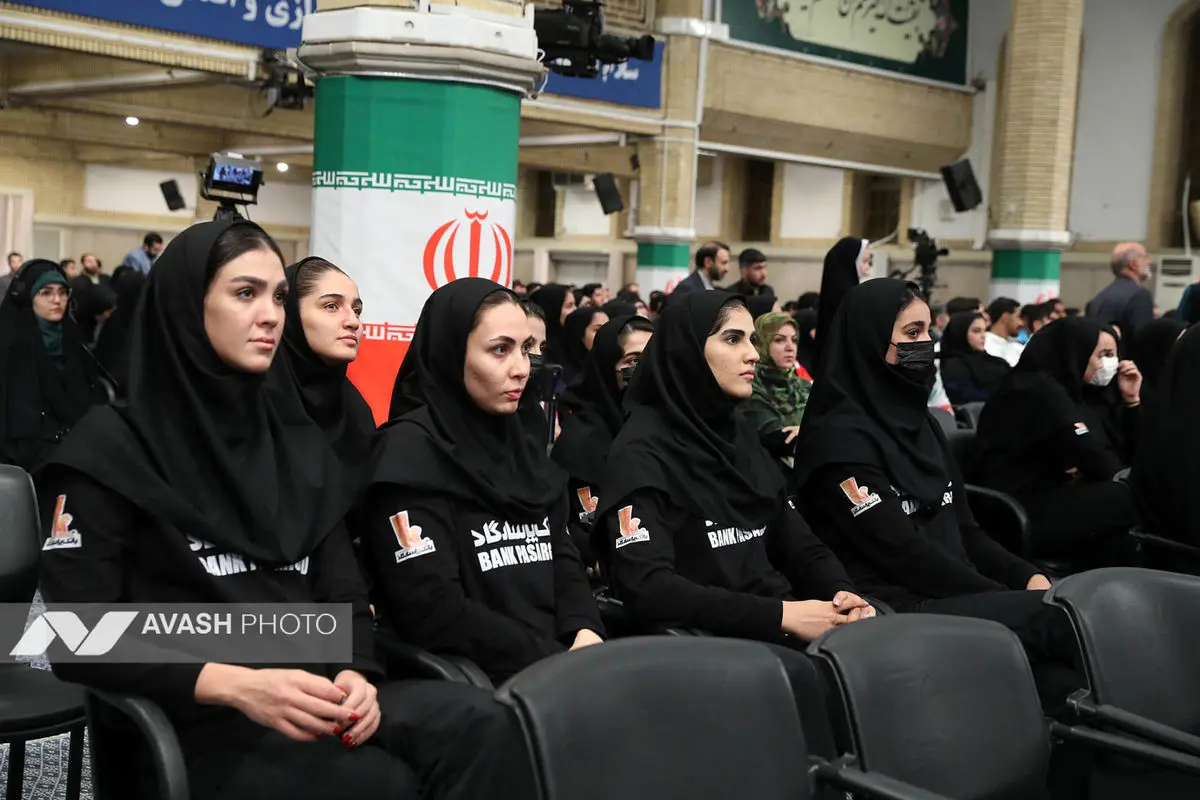 دیدار قهرمانان و مدال‌آوران ورزشی و المپیادهای علمی جهانی با رهبر انقلاب