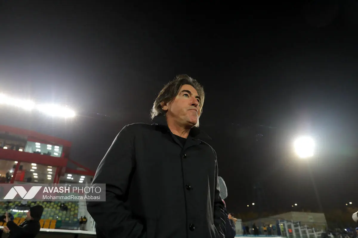 دیدار تیم های فوتبال استقلال تهران و ملوان بندر انزلی