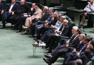 حماسه دولت در دفاع و سازندگی با میدان‌داری پزشکیان
