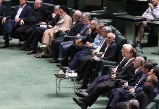 حماسه دولت در دفاع و سازندگی با میدان‌داری پزشکیان