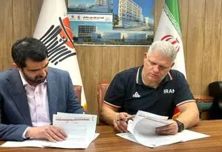 مانولوپولوس تا ۲۰۲۸ با ایران تمدید کرد
