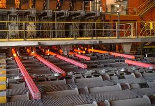 تولید سالانه بیش از ۳۲ تا ۳۳ میلیون تن فولاد در کشور