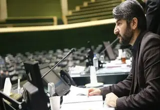 افرادی که ماهانه 20، 30 میلیون درآمد دارند، از درمان منصرف می‌شوند 