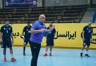 نناد ۱۸ بازیکن را به اردوی تیم ملی هندبال دعوت کرد