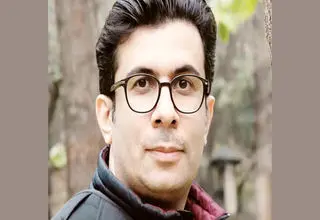  انتشار مجموعه شعر «مشت به پیانو» فرزاد آبادی