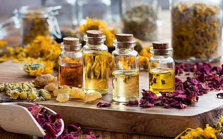 عرقیات فاقد مجوز بهداشتی نخرید