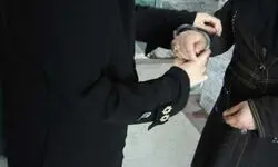 ۲ زن قاچاقچی دستگیر شدند
