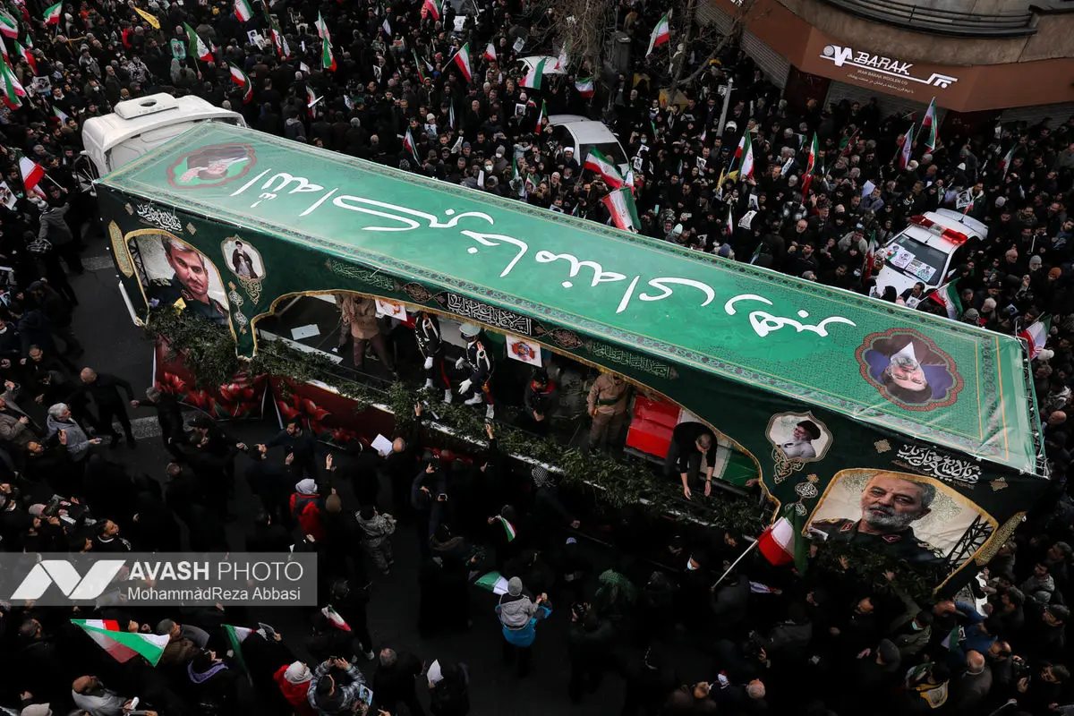تشییع پیکر ۳۵ شهید جنگ رمضان در تهران -۲