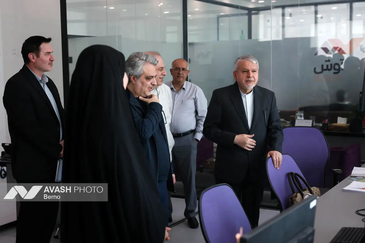 بازدید سیدرضا صالحی امیری از تحریریه آوش