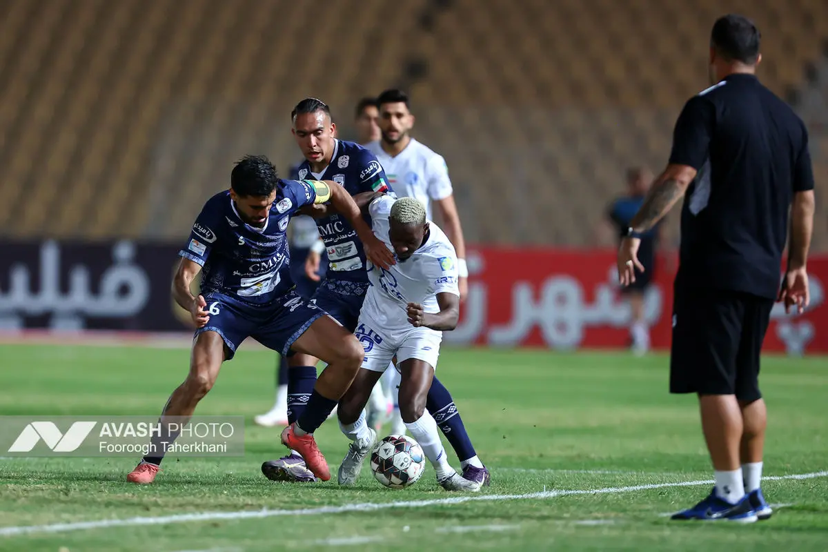 لیگ برتر فوتبال - استقلال و چادرملو