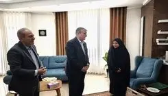 اسلامی با خانواده شهید فریدون عباسی دیدار کرد