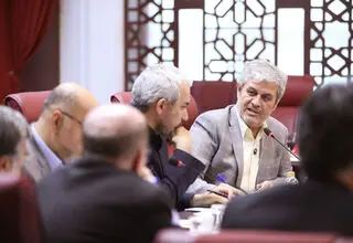تاجگردون: کریدورهای تجاری برای تامین کالاها توسعه یابد