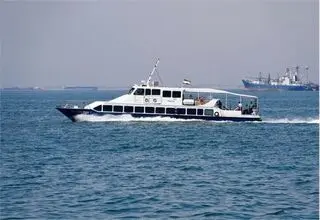 تردد زائران اربعین در مسیر دریایی ادامه دارد؛ کاهش عوارض استقبال مردم را در پی دارد